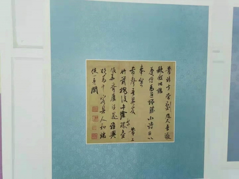 ���϶���