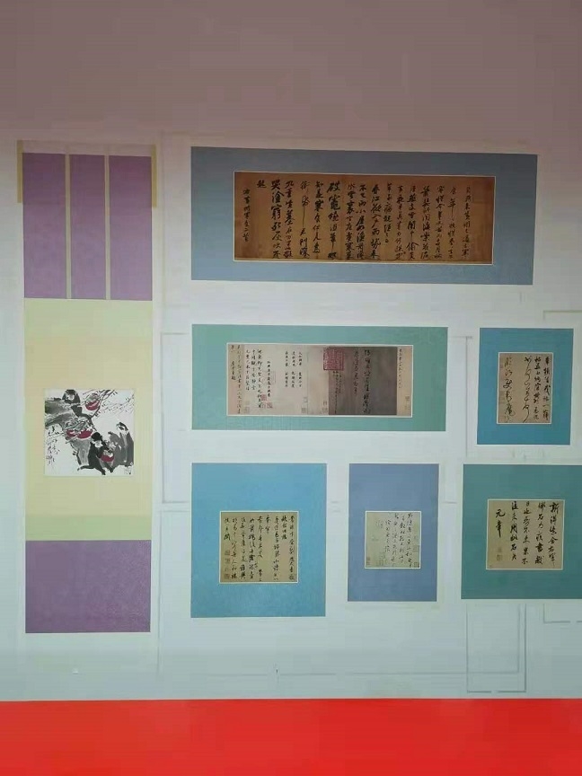 ���϶���